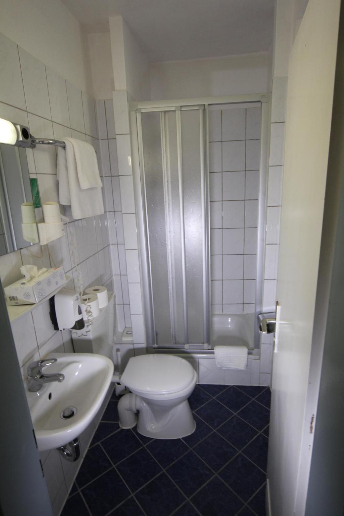 Single Room,139829946:JPEG